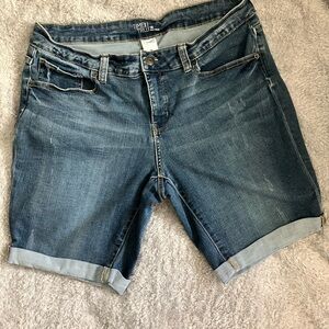 Time and Tru Women's Rolled Hem Jean Shorts